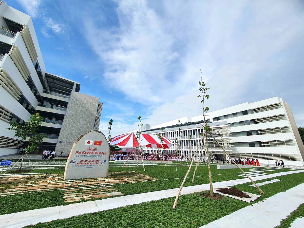 Tòa nhà phức hợp PTN (RLC)